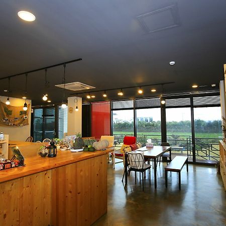 Dongdong Guesthouse Jeju Bagian luar foto