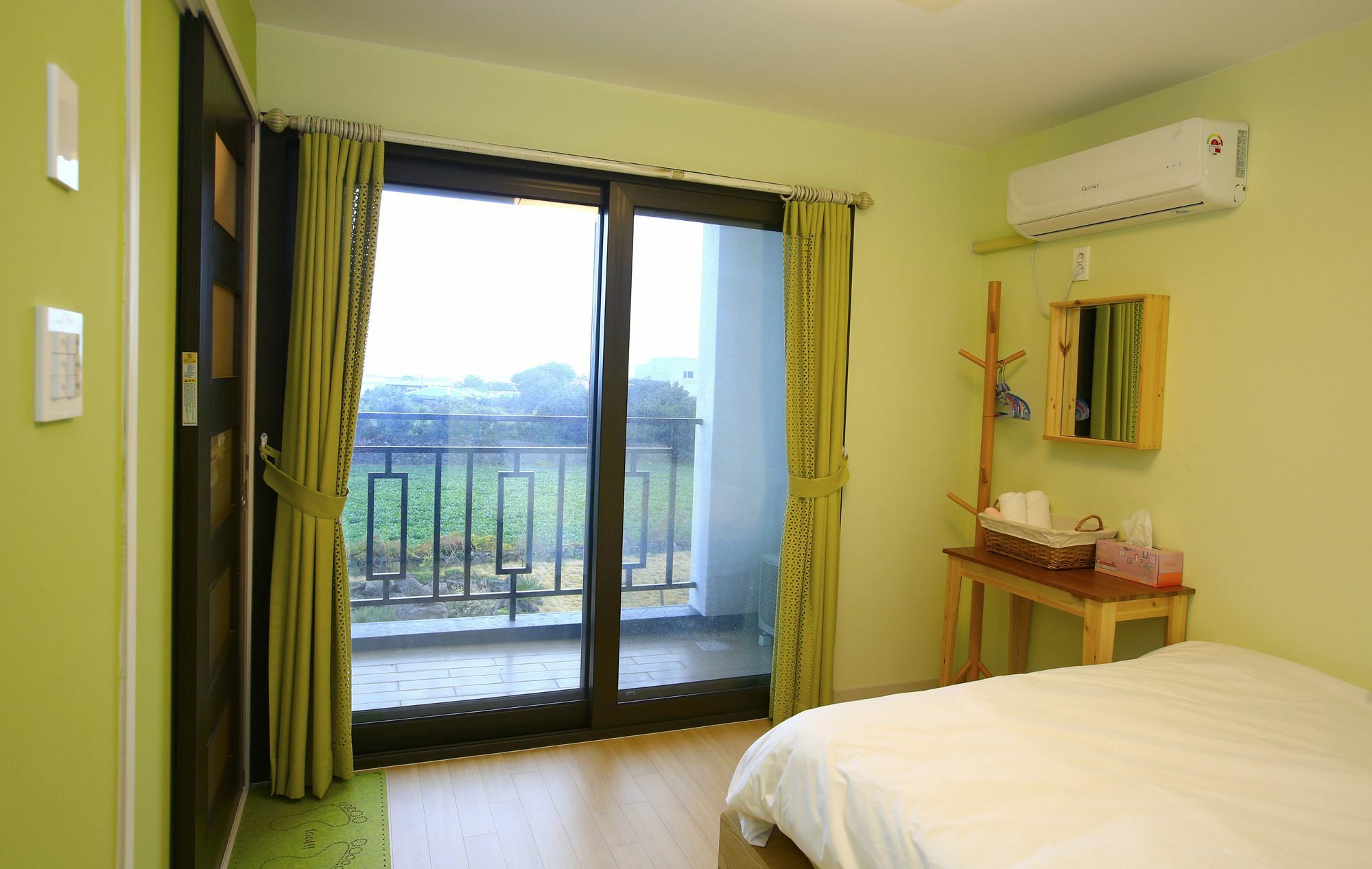 Dongdong Guesthouse Jeju Bagian luar foto